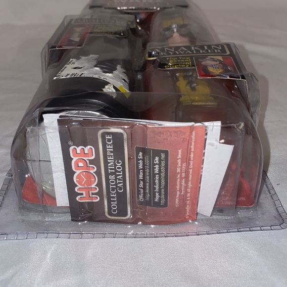 Anakin Skywalker Collectors Watch. - Picture 4 of 4